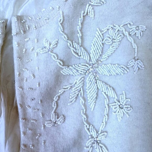 Vintage Gloria Ellen White Beaded Cardigan Lambswool Angora Made in Hong Kong 36 - Picture 4 of 5